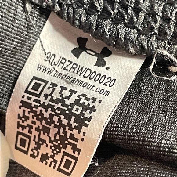 Under Armour Compression Heat Gear Knee Length Leggings - Dark Gray - Picture 5 of 9